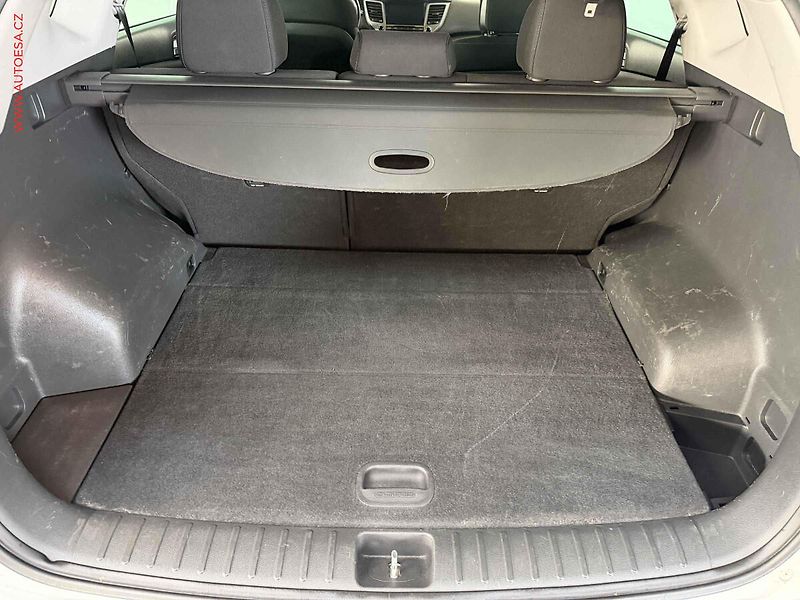 Hyundai Tucson (2016) 1.7 CRDI, ČR, AT, park - fotka 7 z 18
