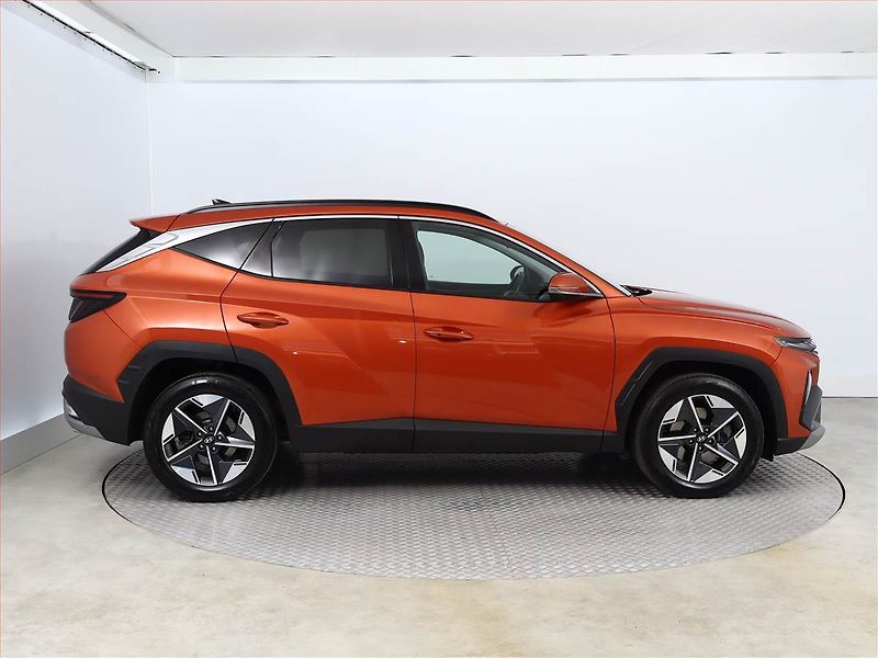 Hyundai Tucson (2024) 1.6 T-GDI 48V MHEV - fotka 6 z 16