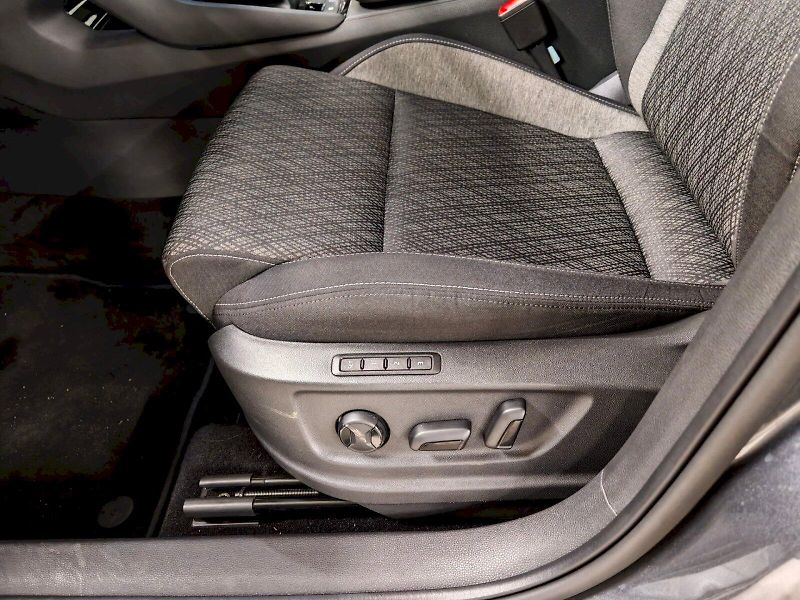 Škoda Karoq (2024) 2.0 TDI 110 kW DSG 4x4 Top Sel - fotka 23 z 32