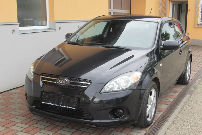 Kia Ceed 1.4i CVVT KLIMA SADA KOL - fotka 7 z 18