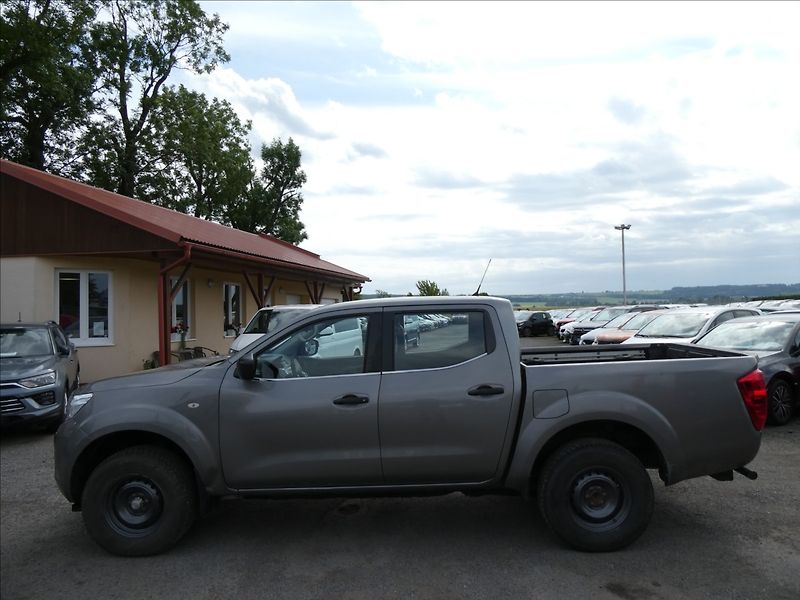Nissan Navara 2,3 dCi 1.majitel,DPH,4x4,závě - fotka 4 z 28
