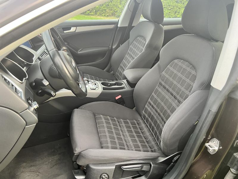 Audi A5 2.0TDI 100KW,TZ,DIGI,XENONY - fotka 13 z 49