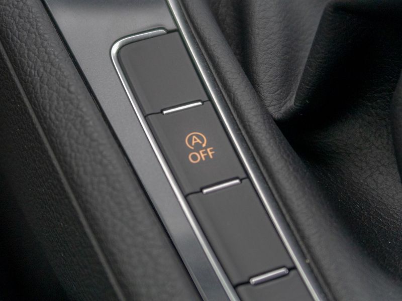 Volkswagen Golf (2018) ČR 1.0TSI 81KW – BARVA - fotka 27 z 52