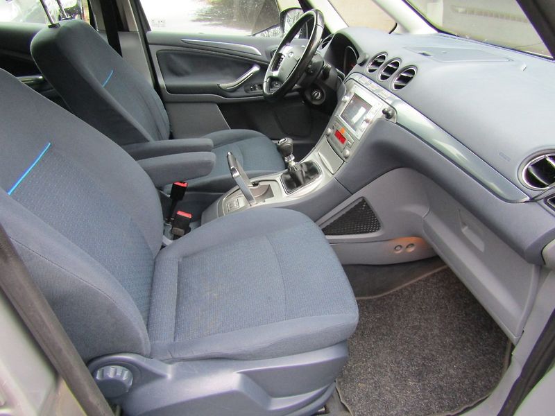 Ford Galaxy (2006) 2.0 TDCi 96kW  ZIMNÍ PNEU 7MÍS - fotka 27 z 40