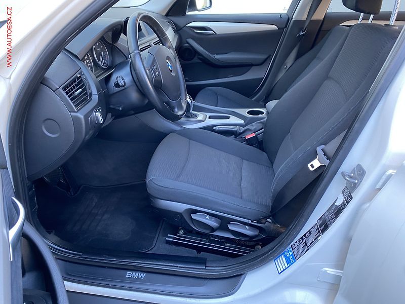 BMW X1 (2013) 2.0d xDrive18d, ČR, AT, park - fotka 9 z 15