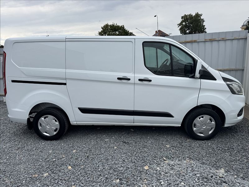 Ford Transit Custom 2,0 TDCi L1H1 DPH 1.maj ČR - fotka 15 z 50