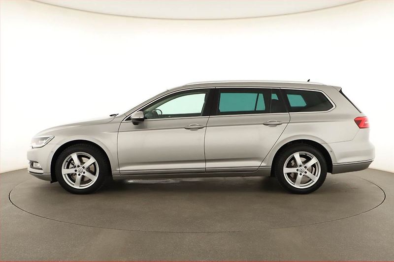 Volkswagen Passat (2016) Highline 2.0 TDI, Navi - fotka 3 z 16