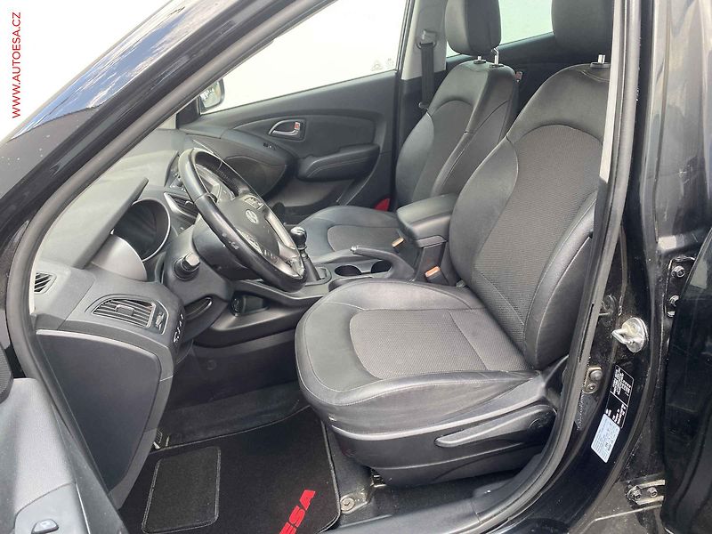 Hyundai ix35 (2015) 2.0CRDi 4WD, Style, navi, TZ - fotka 9 z 18
