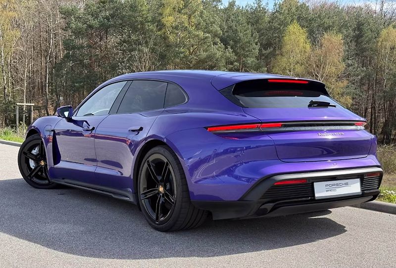 Porsche Taycan GTS Sport Turismo HuD 360 Inno - fotka 6 z 28