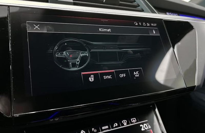 Audi Q8 e-tron SB 50 Q Kamera Vzduch Matrix - fotka 17 z 22