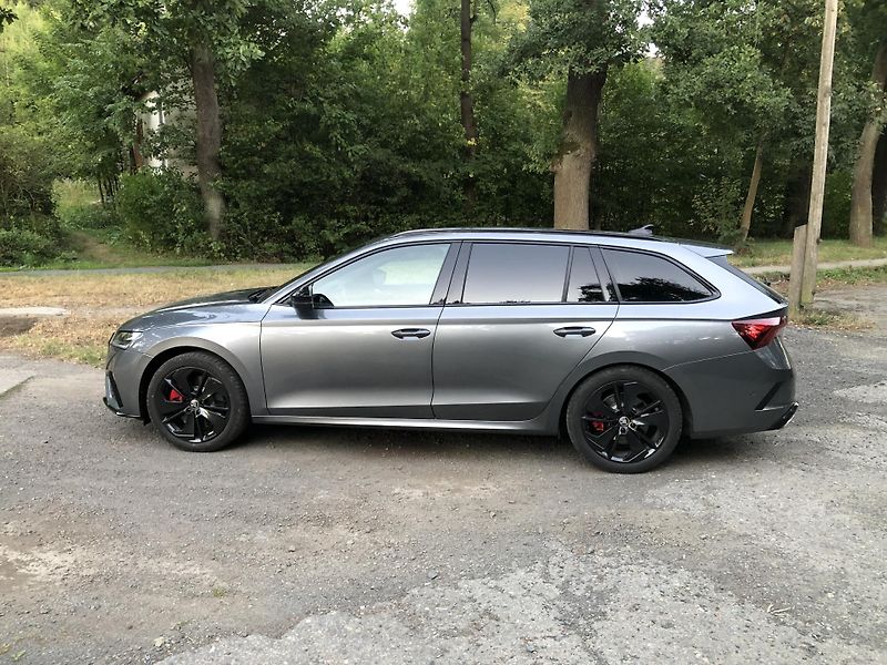 Škoda Octavia RS 2.0 TSI 180KW - 48 000 KM! - fotka 8 z 18