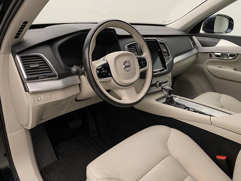 Volvo XC90 D5 AWD MOMENTUM AUT CZ 7míst - fotka 4 z 50