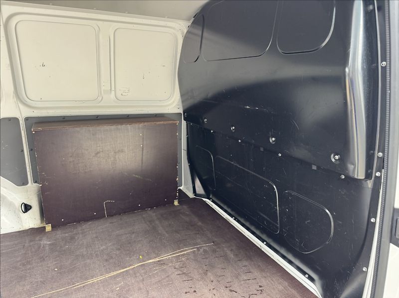 Volkswagen Transporter 2,0 TDI L1H1 DPH 1.maj původČR - fotka 22 z 50