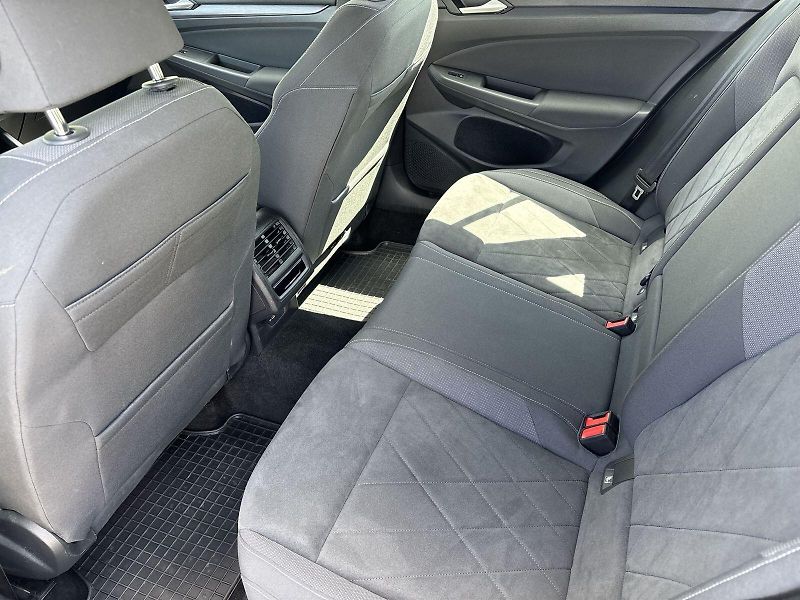 Volkswagen Golf (2022) Variant 1.5 TSI Style - fotka 8 z 27