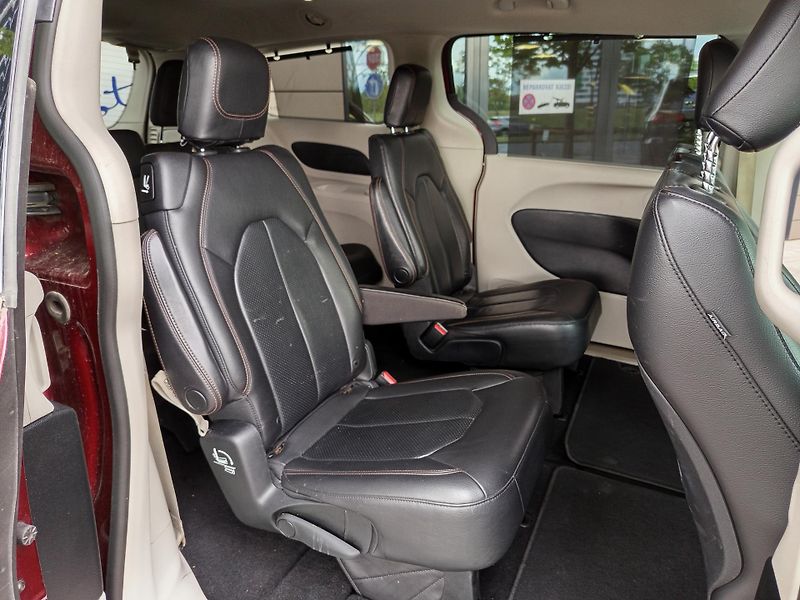 Chrysler Pacifica (2018) Touring L, model 2019 - fotka 14 z 23