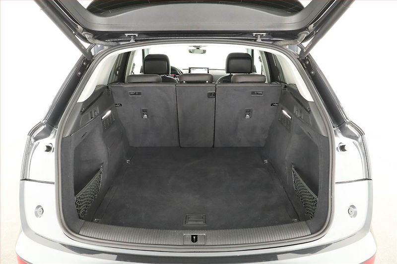 Audi Q5 (2022) 40 TDI - fotka 17 z 18