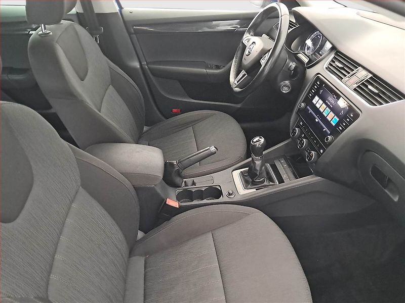Škoda Octavia (2019) Style 1.6 TDI, Serv.kniha - fotka 9 z 16