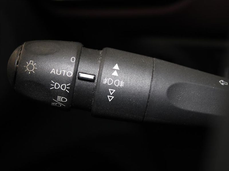 Citroën C4 Cactus 1,2 PureTech 81kW 1.majitel ČR - fotka 17 z 22