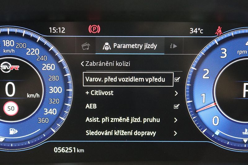 Jaguar F-Pace SVR 5.0 V8 AWD 405kW DPH - fotka 47 z 50