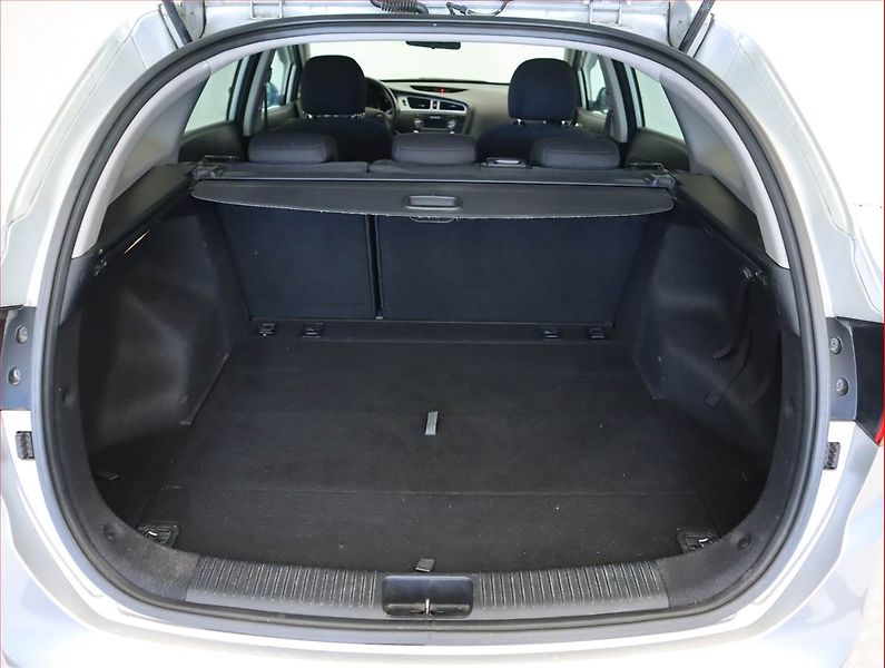 Kia Ceed (2015) Silver 1.6 GDI, Tempomat - fotka 14 z 18