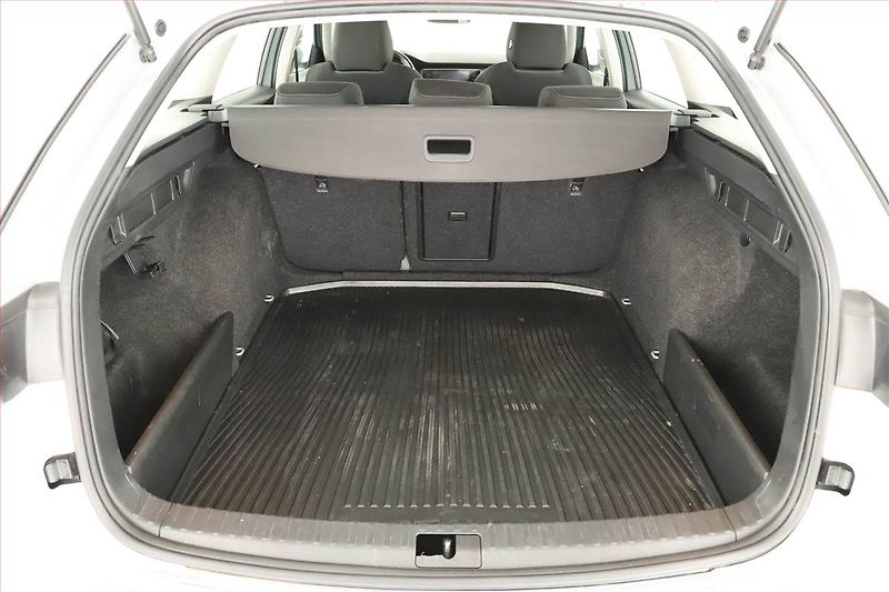 Škoda Octavia (2023) Ambition 2.0 TDI, ČR,1.maj - fotka 16 z 17