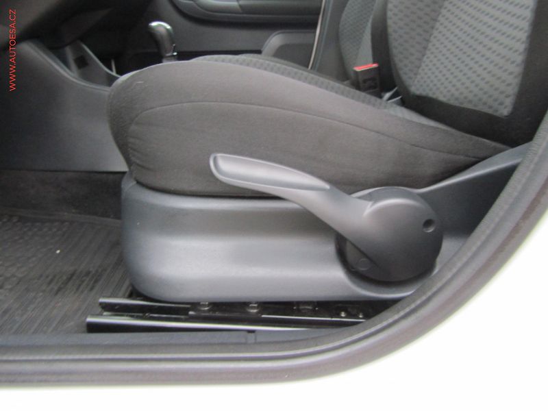 Škoda Fabia (2014) 1.6TDi, ČR, Klima - fotka 11 z 18