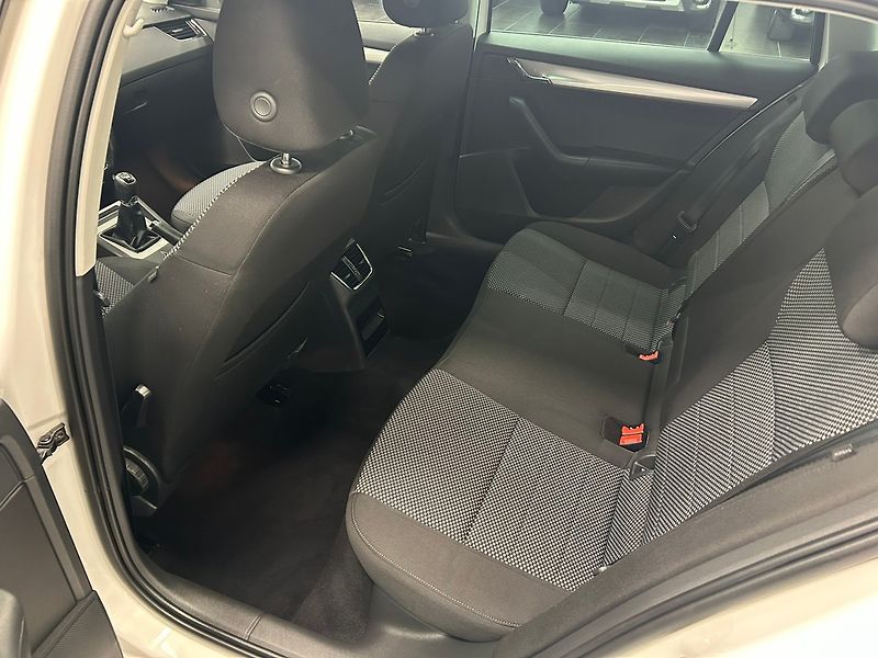 Škoda Octavia (2018) 1.4 G-Tec Ambition 2018 | Záru - fotka 21 z 71