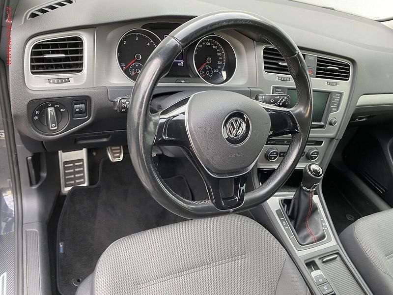 Volkswagen Golf (2015) 2.0TDi, ČR, AC, TZ, park - fotka 12 z 17