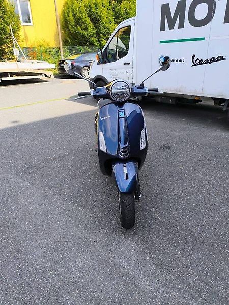 Vespa Primavera 125 3V ABS (2025) E5+ Energico Blu - fotka 3 z 11