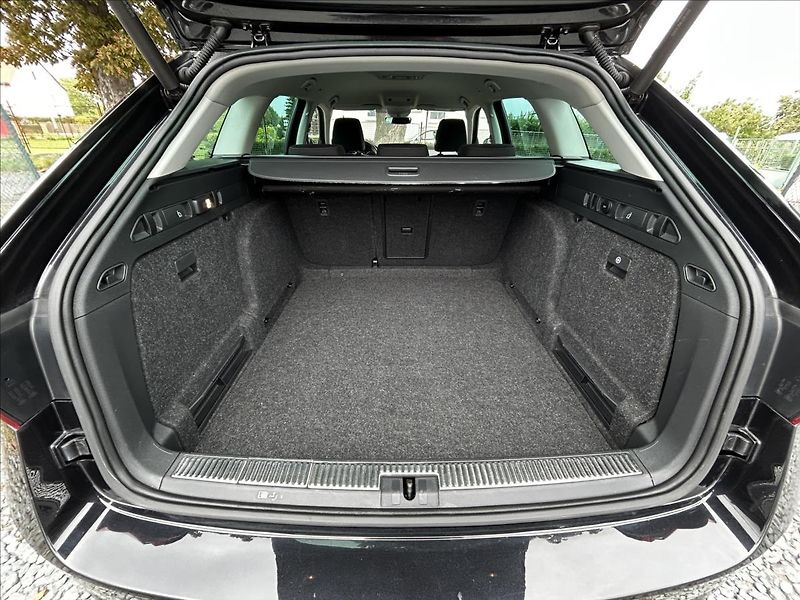 Škoda Superb 2,0 TDi DSG  BIXEN NAVI 1xMaji - fotka 36 z 50