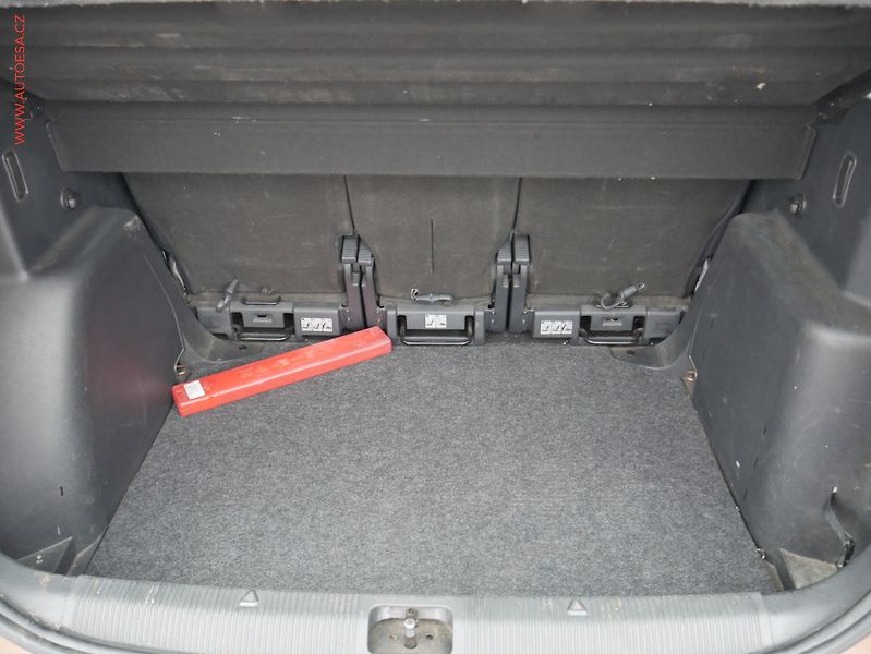 Škoda Yeti (2015) 1.2 TSi, ČR, Active, AC - fotka 7 z 15