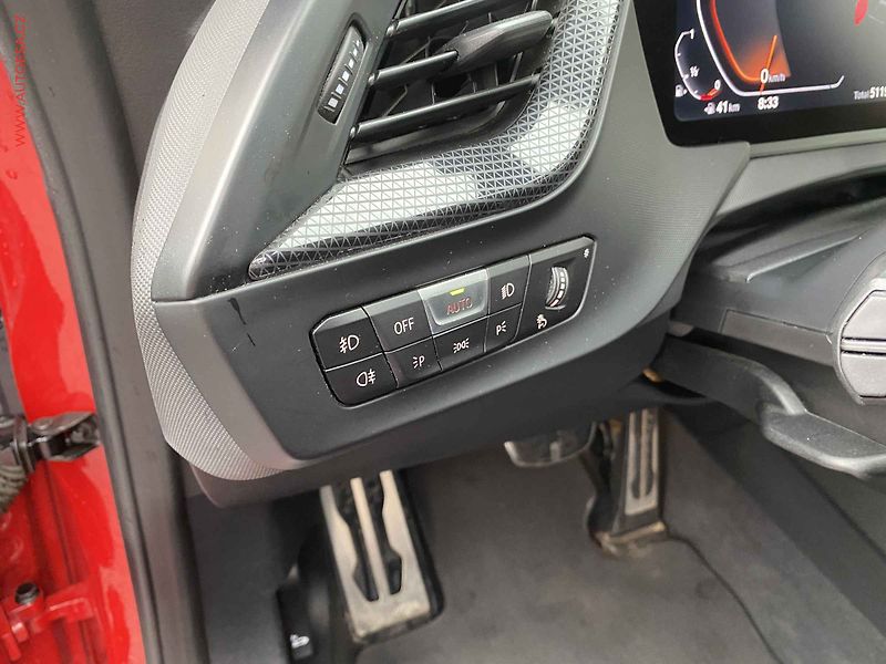BMW Řada 2 (2022) 2.0 T 220i, ČR, AT. LED, navi - fotka 14 z 21