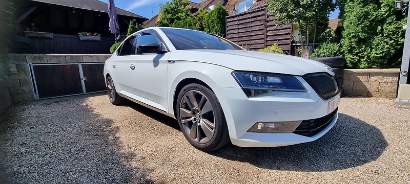 Škoda Superb (2018) Sportline, 2.0TDi 4x4, DPH, ČR - fotka 2 z 22
