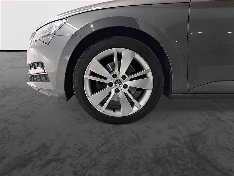 Škoda Superb (2022) 2.0 TDI - fotka 15 z 24