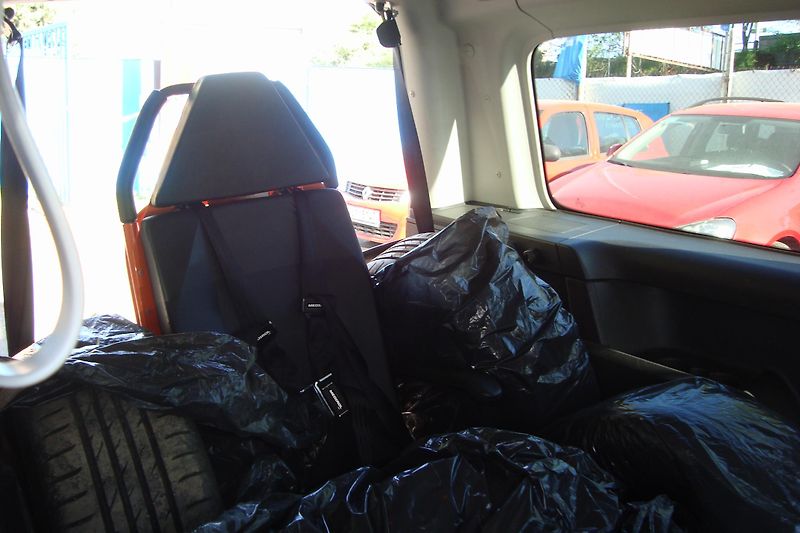Volkswagen Caddy (2014) 1.6 TDi, Invalid úprava,rampa - fotka 19 z 73