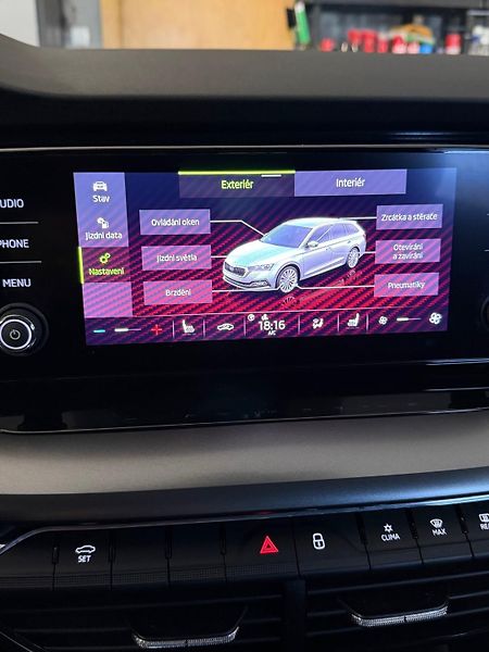 Škoda Octavia 2.0 TDI / 85kW / Amb. ČR - fotka 12 z 19