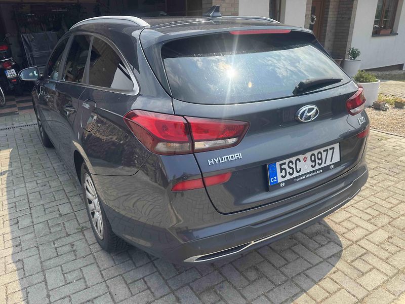 Hyundai i30 (2021) Hyundai i30 1,0 -kombi-automat - fotka 5 z 10
