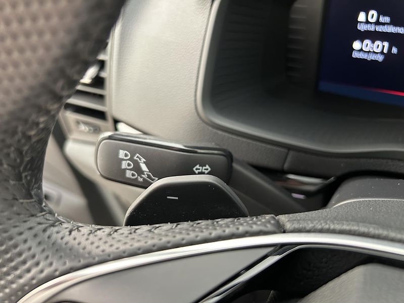 Škoda Karoq 2.0 TDI 4x4 SportLine - fotka 10 z 28