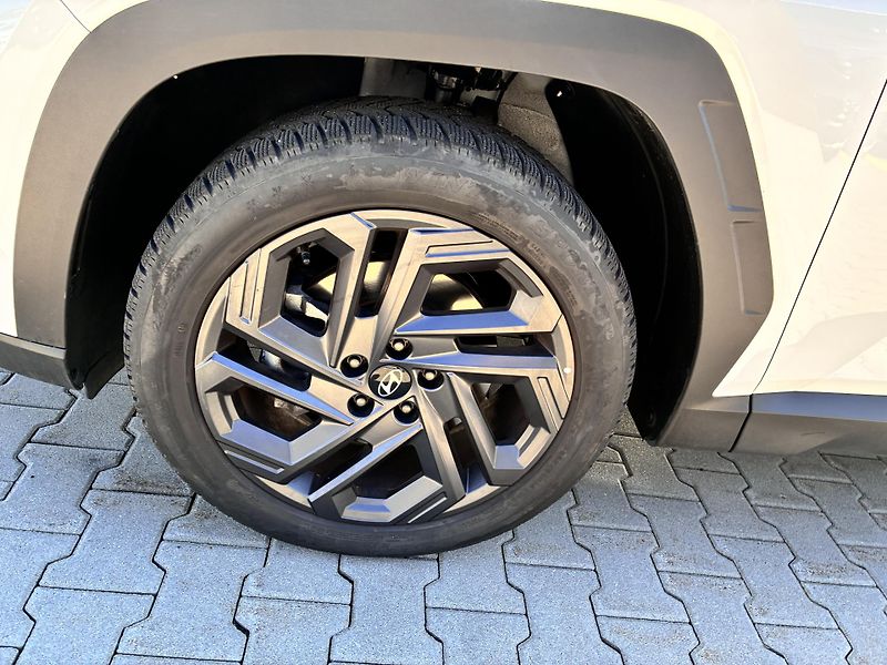 Hyundai Tucson 1.6T-GDi 118kW REZERVACE - fotka 28 z 31