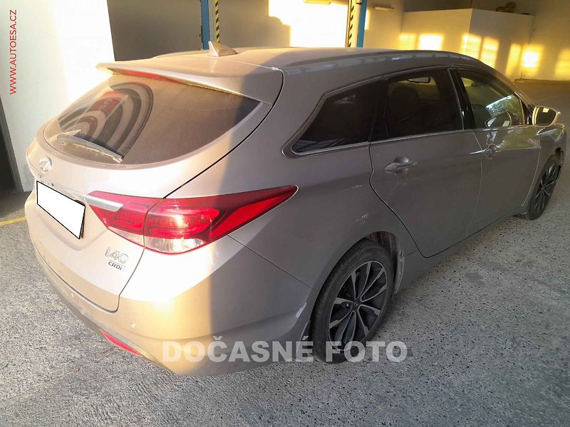 Hyundai i40 (2017) 1.7 CRDI 257301, ČR, STK8/28 - fotka 2 z 3
