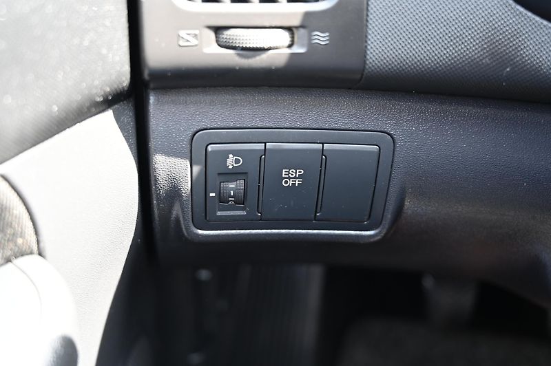 Hyundai i30 1.4 80KW Edition+  LPG 6/2010 - fotka 17 z 36
