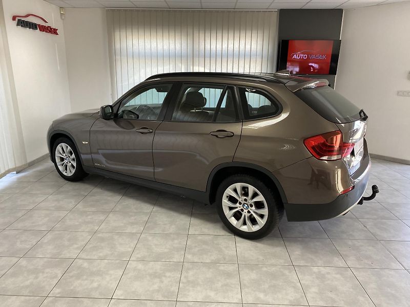 BMW X1 2.0D  XDRIVE REZERVACE  - fotka 7 z 23