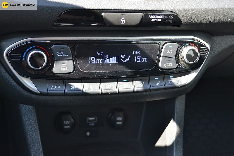 Hyundai i30 1.0T-GDI SMART ALU16 - fotka 27 z 49