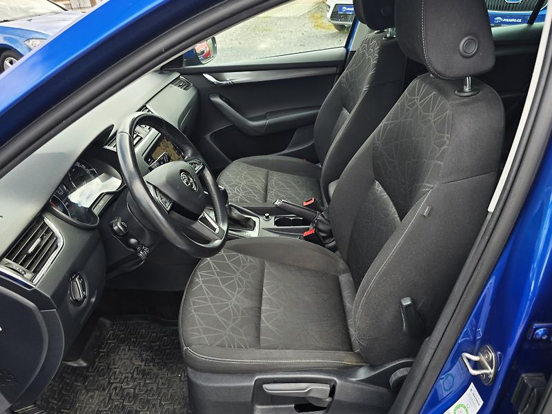 Škoda Octavia 2,0TSI 140KW DSG FULL LED NAVI - fotka 10 z 30