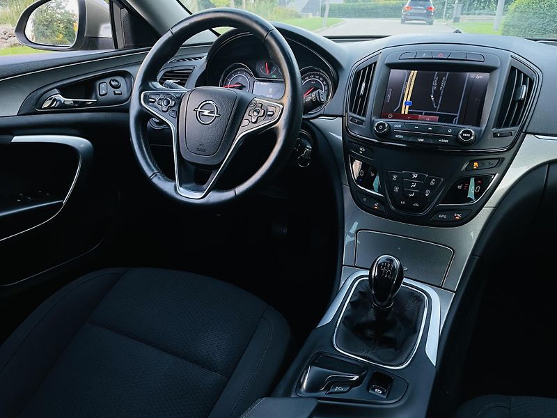 Opel Insignia 2.0CDTi MANUÁL VÝHŘEV LED - fotka 23 z 41