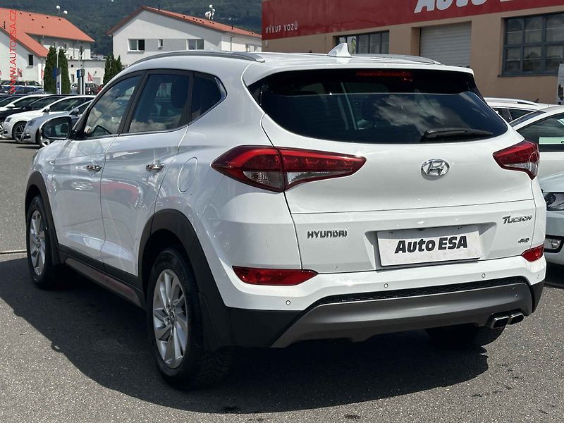 Hyundai Tucson (2015) 2.0 CRDi, 2.maj,ČR - fotka 6 z 19