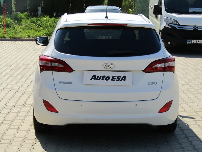 Hyundai i30 (2016) 1.6GDi, ČR, AC - fotka 5 z 22