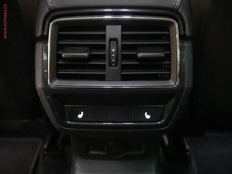 Škoda Karoq (2018) 1.5 TSi, ČR, LED, AC - fotka 23 z 24