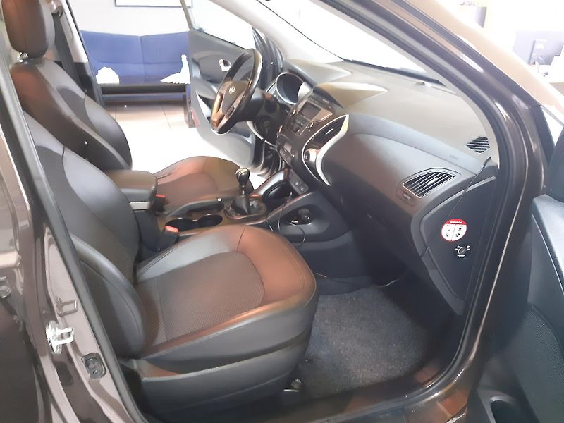 Hyundai ix35 1.6 i DIGIKLIMA 88000km        - fotka 25 z 25