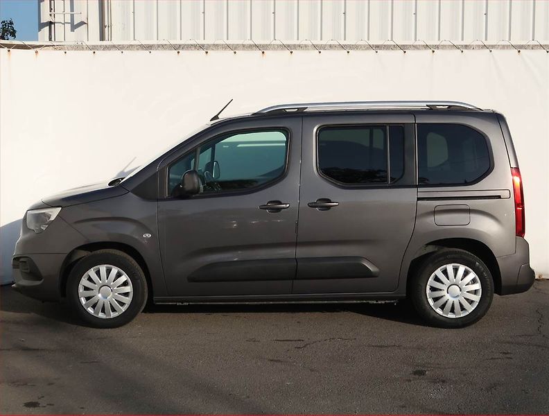 Opel Combo (2020) Edition 1.2 Turbo, 5Míst, ČR - fotka 3 z 18